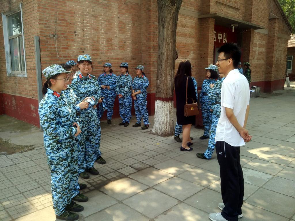 土木学院慰问团赴康庄军训基地慰问2016级军训师生